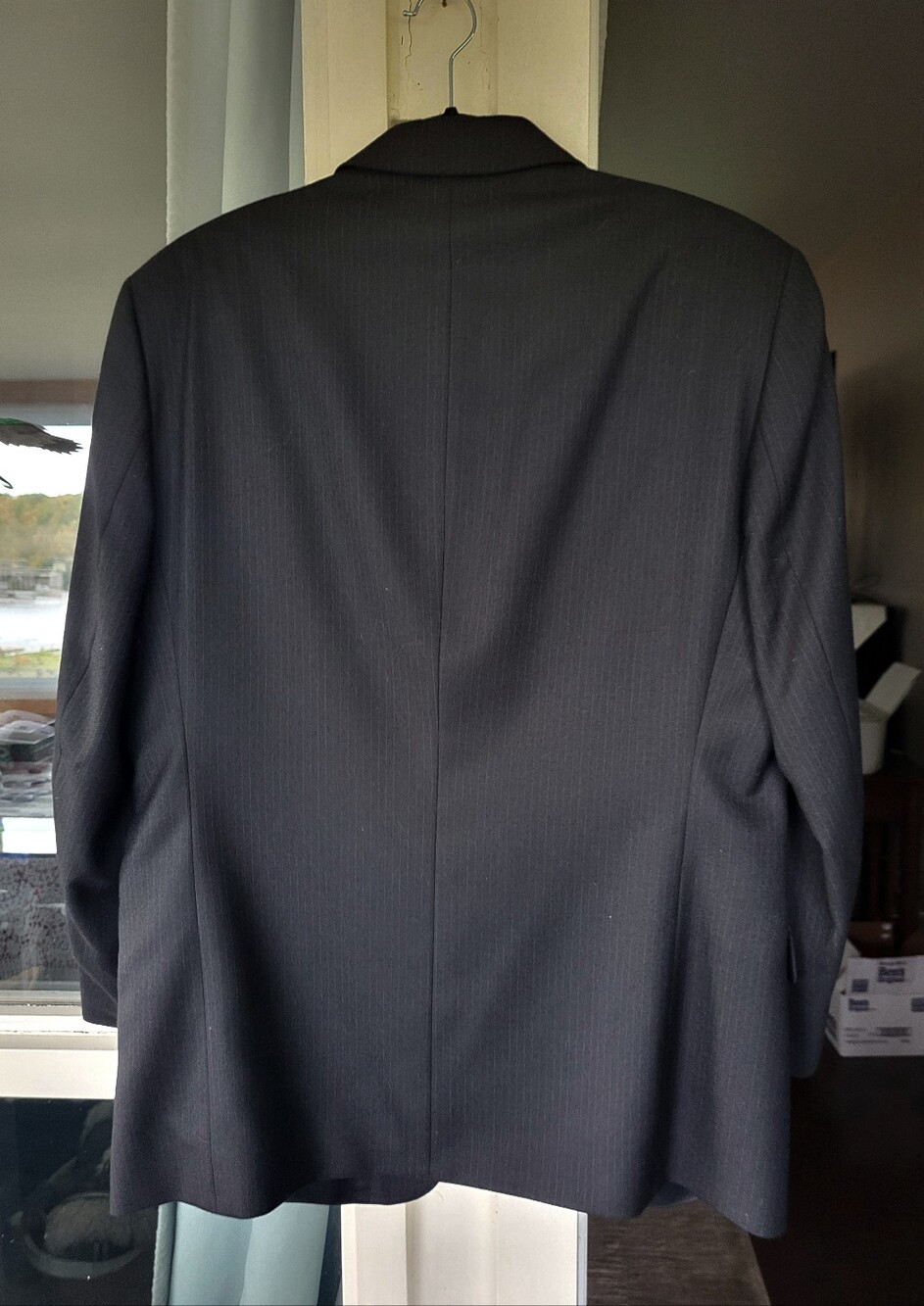 Men's Classic Black Pinstripe Suit Sz 40R - Picture 2 of 10